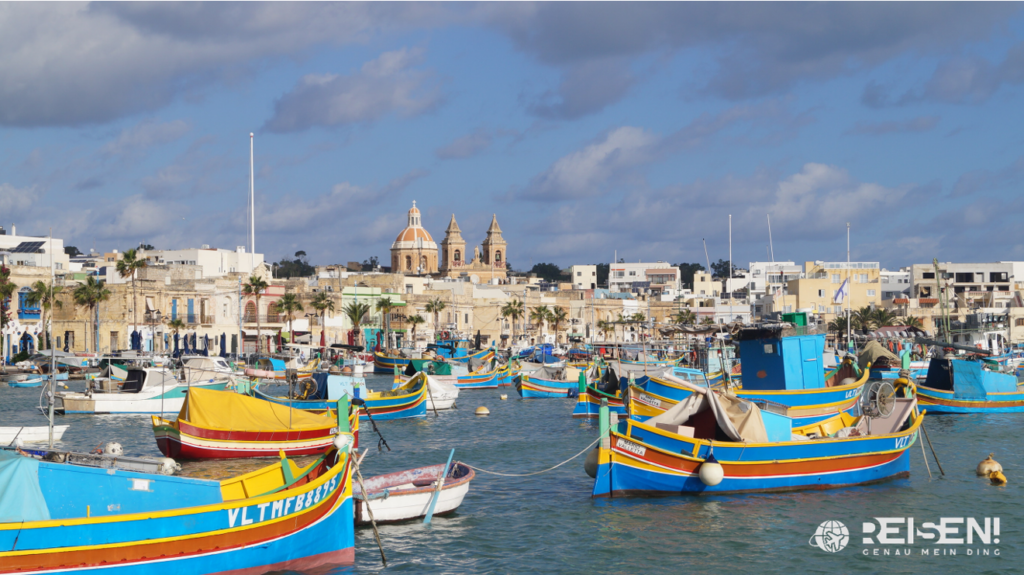 Malta, Marsaxlokk, bunte Boote, Fischerdorf